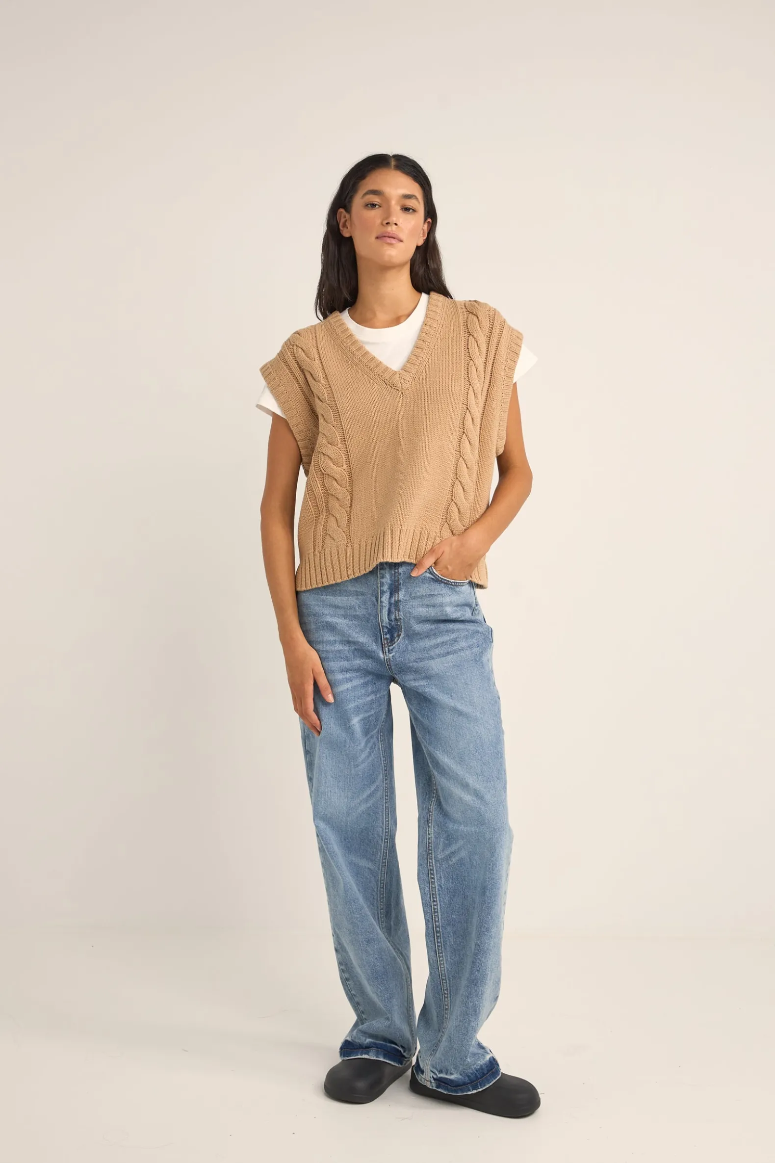 Finley Cable Knit Vest Sand
